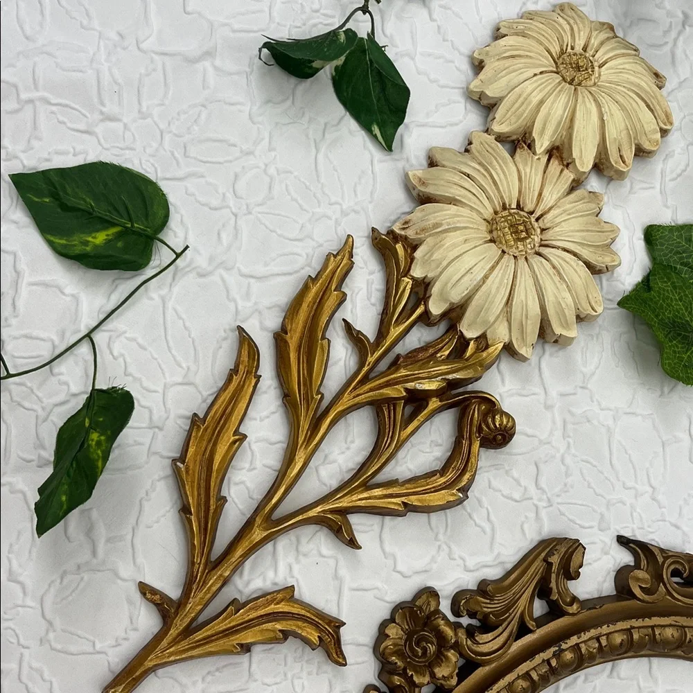 Vintage Syroco Wall Flower